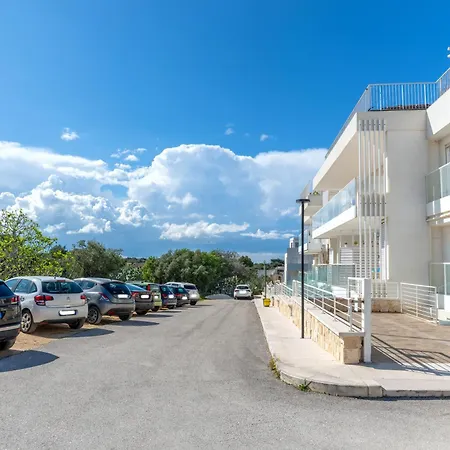 Exclusive Deluxe Up To 6 People & Heated Tub * Polignano a Mare