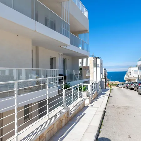 Exclusive Deluxe Up To 6 People & Heated Tub Polignano a Mare