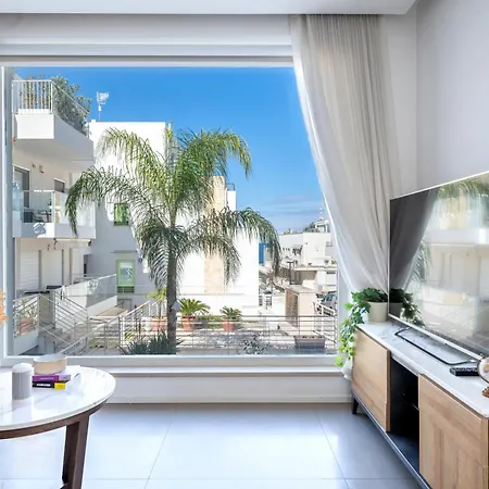Exclusive Deluxe Up To 6 People & Heated Tub * Polignano a Mare