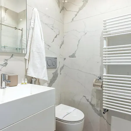 Apartment Exclusive Deluxe Up To 6 People & Heated Tub *